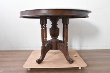 ヴィンテージ家具　大理石トップ　クラシカルな脚部のラウンドテーブル　(R-087911)