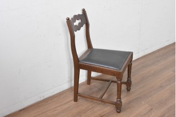 中古　横浜クラシック家具　ノックオンウッド(knockonwood)　ナラ材　挽物脚と透かし彫りが目を引くダイニングチェア　(R-087920)