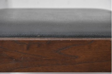 中古　横浜クラシック家具　ノックオンウッド(knockonwood)　ナラ材　挽物脚と透かし彫りが目を引くダイニングチェア　(R-087920)