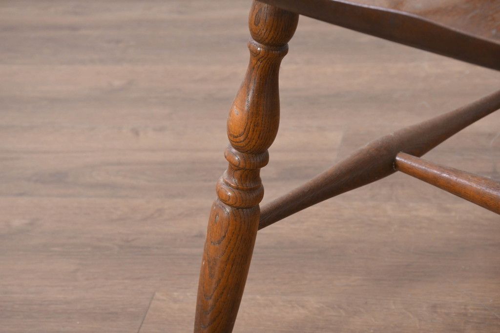 和製ヴィンテージ　美品　柏木工(KASHIWA)　楢(ナラ)材　挽き物加工が施された背もたれと脚が魅力的なアームチェア3脚セット　(R-087927)