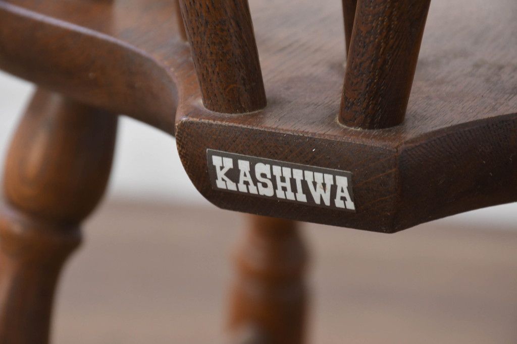 和製ヴィンテージ　美品　柏木工(KASHIWA)　楢(ナラ)材　挽き物加工が施された背もたれと脚が魅力的なアームチェア3脚セット　(R-087927)