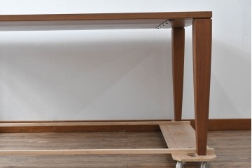 中古　希少な廃番品　柏木工(KASHIWA)　ウォールナット材　すっきりとした直線フォルムのダイニングテーブル　(R-087928)