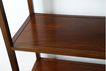 和製ヴィンテージ　上手物!高級品!!　総欅(ケヤキ)材・漆塗り　味のある手打ち金具があしらわれた李朝デザインの飾り棚　(R-087933)