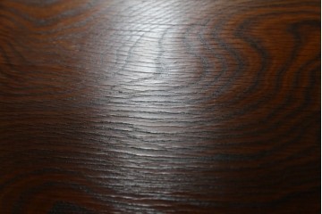 和製ヴィンテージ　上手物!高級品!!　総欅(ケヤキ)材・漆塗り　味のある手打ち金具があしらわれた李朝デザインの飾り棚　(R-087933)