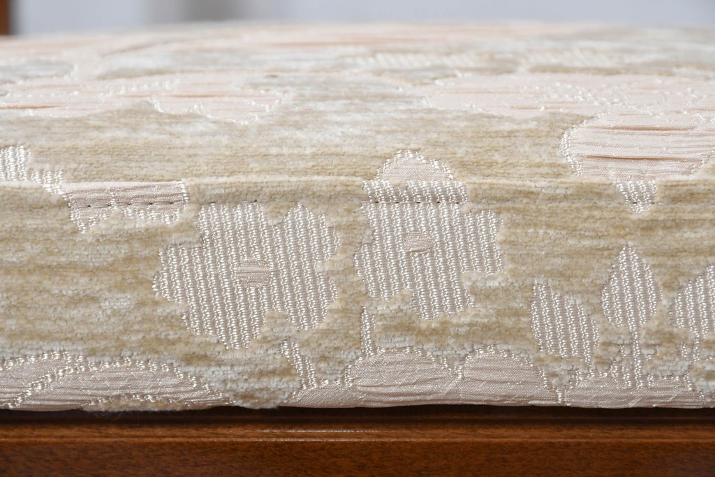 新古　展示品　超美品　モリシゲ(MORISHIGE/森繁)　上品な花柄張地のダイニングチェア4脚セット　定価(4脚合計)約44万円　(R-087936)