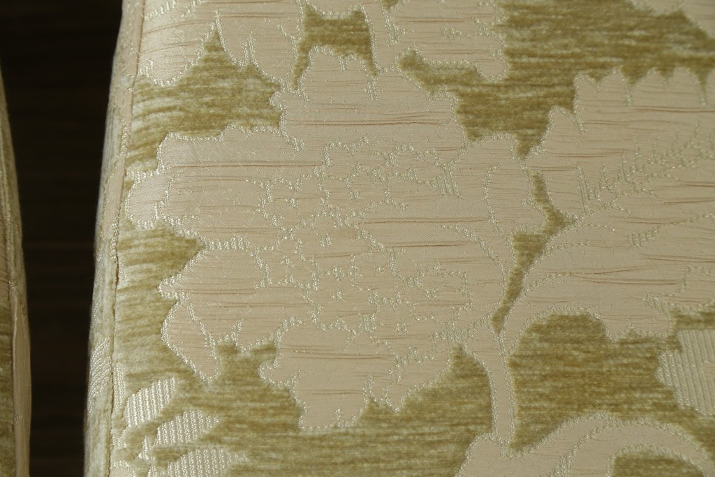 新古　展示品　超美品　モリシゲ(MORISHIGE/森繁)　上品な花柄張地のダイニングチェア4脚セット　定価(4脚合計)約44万円　(R-087936)