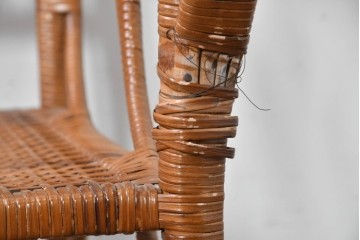 和製アンティーク　リゾート風インテリアにもおすすめ!涼しげな雰囲気が魅力のラタンアームチェア　(R-087938)