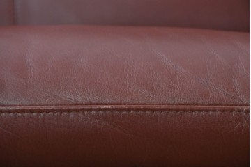 中古　冨士ファニチア　Agio(アージオ)　本革　ワイド2Pソファとスツールのセット　定価約58万6千円　(R-087944)