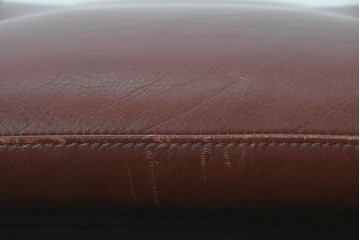 中古　冨士ファニチア　Agio(アージオ)　本革　ワイド2Pソファとスツールのセット　定価約58万6千円　(R-087944)