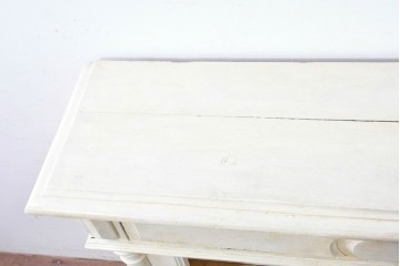 イギリスアンティーク　クラシカルデザインのペイントマントルピース　(R-087945)
