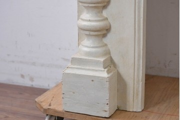 イギリスアンティーク　クラシカルデザインのペイントマントルピース　(R-087945)