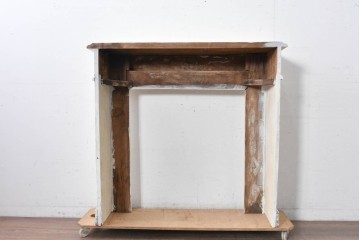 イギリスアンティーク　クラシカルデザインのペイントマントルピース　(R-087945)