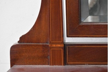 イギリスアンティーク　マホガニー材　象嵌装飾が上品なドレッシングチェスト　(R-087946)