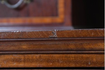 イギリスアンティーク　マホガニー材　象嵌装飾が上品なドレッシングチェスト　(R-087946)