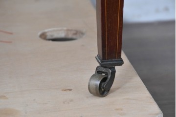 イギリスアンティーク　マホガニー材　象嵌装飾が上品なドレッシングチェスト　(R-087946)