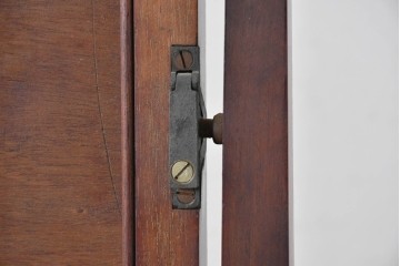 イギリスアンティーク　マホガニー材　象嵌装飾が上品なドレッシングチェスト　(R-087946)
