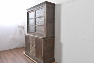 《ペイント仕上げ限定》　和製アンティーク　市松模様ガラスの食器棚　(R-087947)