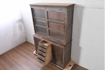 《ペイント仕上げ限定》　和製アンティーク　市松模様ガラスの食器棚　(R-087947)