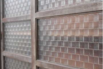 《台輪取り付け加工費込み ・ ペイント仕上げ限定》　和製アンティーク　市松模様ガラスのサイドボード　(R-087948)