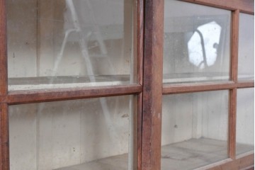 和製アンティーク　前面欅(ケヤキ)材　木味を楽しめるガラス引き戸のサイドボード　(R-087953)