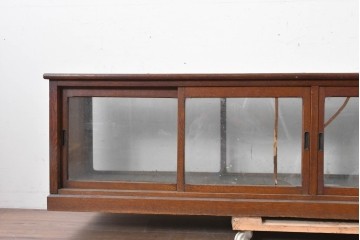 和製アンティーク　上手物!!　ナラ材　丁寧に組まれた木枠のロータイプガラスケース　(R-087954)