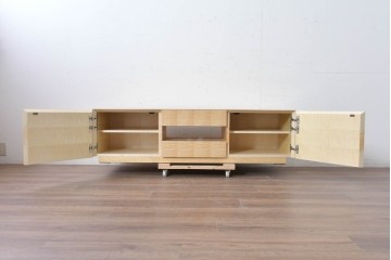 中古　美品　IDC大塚家具　デコレ　シカモア材　鏡面仕上げのテレビボード　定価約55万円　(R-087955)