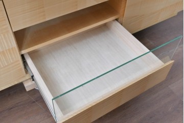 中古　美品　IDC大塚家具　デコレ　シカモア材　鏡面仕上げのテレビボード　定価約55万円　(R-087955)