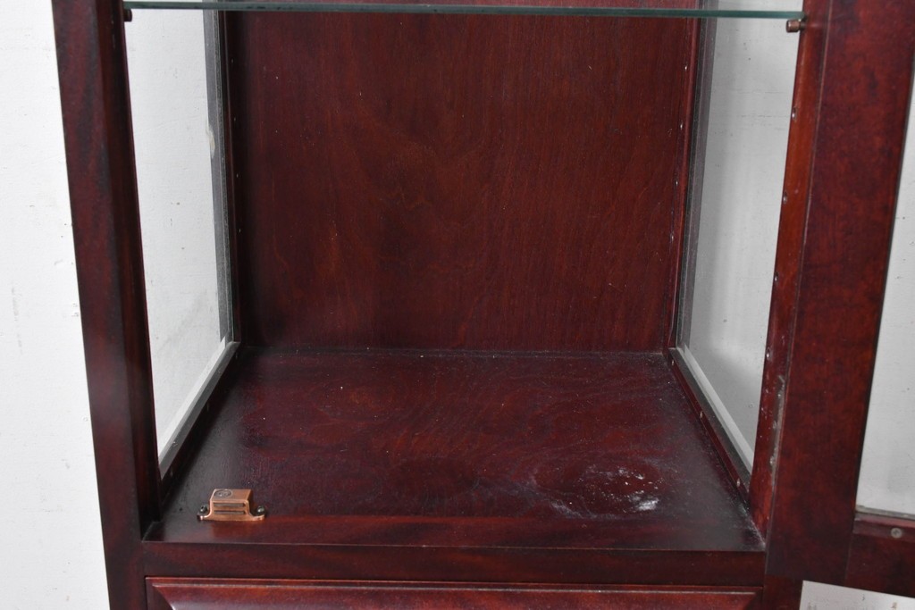 中古　美品　国産手作り家具　民芸調の縦型キャビネット　(R-087957)