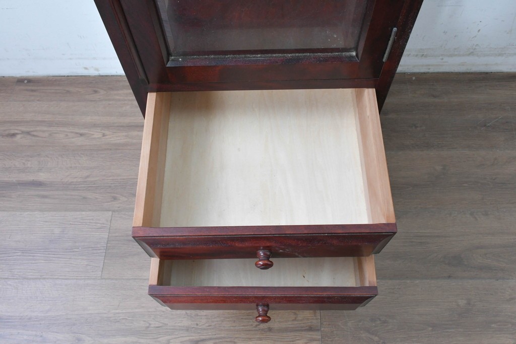 中古　美品　国産手作り家具　民芸調の縦型キャビネット　(R-087957)