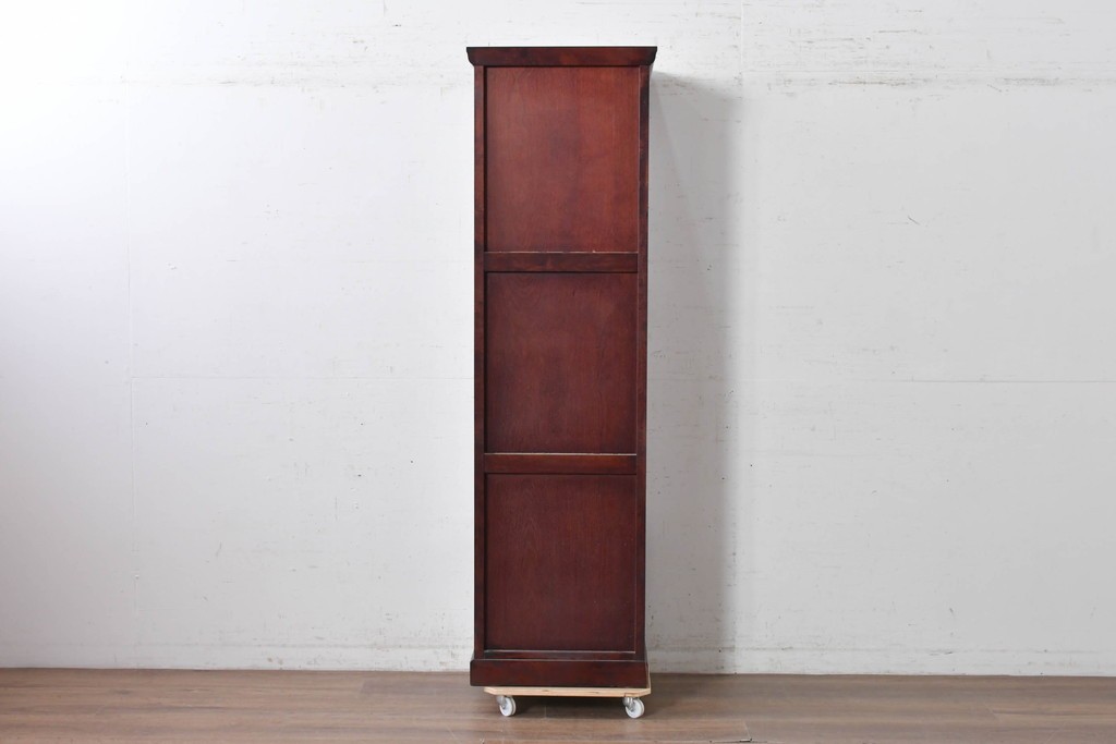 中古　美品　国産手作り家具　民芸調の縦型キャビネット　(R-087957)