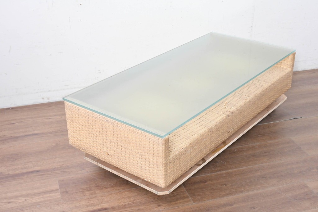 中古　希少な廃番品　arflex(アルフレックス)　A TABLE(エー テーブル)　holidays(ホリデイズ)　レザーを編み込んだローテーブル　(R-087959)