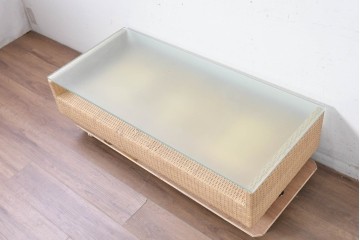中古　希少な廃番品　arflex(アルフレックス)　A TABLE(エー テーブル)　holidays(ホリデイズ)　レザーを編み込んだローテーブル　(R-087959)