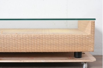 中古　希少な廃番品　arflex(アルフレックス)　A TABLE(エー テーブル)　holidays(ホリデイズ)　レザーを編み込んだローテーブル　(R-087959)