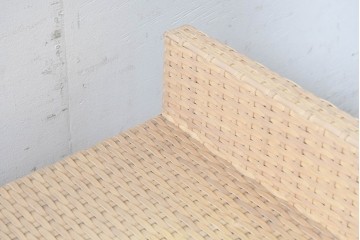 中古　希少な廃番品　arflex(アルフレックス)　A TABLE(エー テーブル)　holidays(ホリデイズ)　レザーを編み込んだローテーブル　(R-087959)