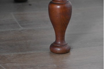 和製アンティーク　上手物!!　総欅(ケヤキ)材　挽き物脚が目を惹く漆塗りのちゃぶ台　(R-087960)