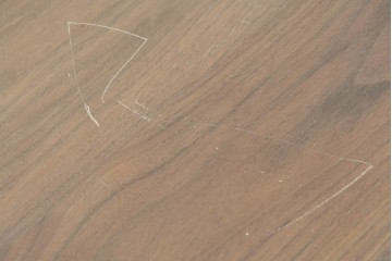 中古　美品　maruni(マルニ木工)　MALTA(マルタ)　ウォールナット材　ナチュラルモダンなダイニングテーブル　(R-087963)
