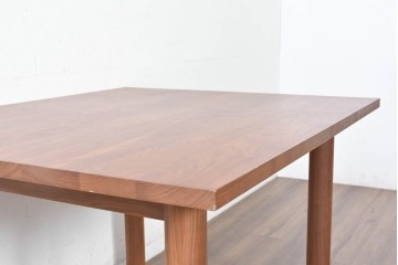 中古　美品　maruni(マルニ木工)　MALTA(マルタ)　ウォールナット材　ナチュラルモダンなダイニングテーブル　(R-087963)