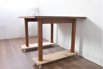 中古　美品　maruni(マルニ木工)　MALTA(マルタ)　ウォールナット材　ナチュラルモダンなダイニングテーブル　(R-087964)