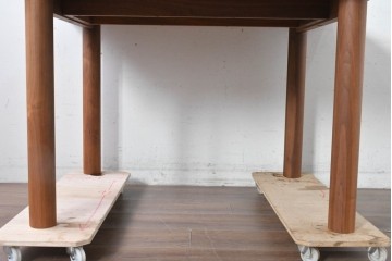 中古　美品　maruni(マルニ木工)　MALTA(マルタ)　ウォールナット材　ナチュラルモダンなダイニングテーブル　(R-087964)