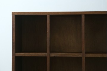 和製アンティーク　素朴な木味が味わい深いレトロなマス目棚　(R-087965)
