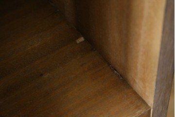 和製アンティーク　素朴な木味が味わい深いレトロなマス目棚　(R-087965)