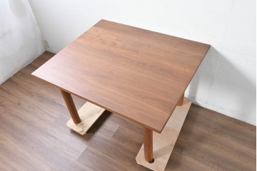 中古　美品　maruni(マルニ木工)　MALTA(マルタ)　ウォールナット材　ナチュラルモダンなダイニングテーブル　(R-087969)