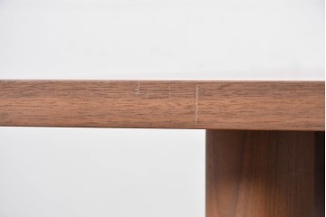 中古　美品　maruni(マルニ木工)　MALTA(マルタ)　ウォールナット材　ナチュラルモダンなダイニングテーブル　(R-087969)