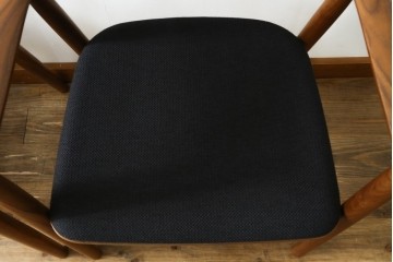 中古　美品　maruni(マルニ木工)　HIROSHIMA　ウォールナット材　流れるような曲線美のアームチェア4脚セット　セット定価約95万円　(R-087971)