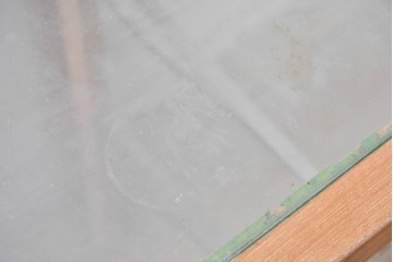 和製ヴィンテージ　人気の薄型!　楢(ナラ)材　全面ガラスのすっきりとした佇まいが魅力の引き戸付きショーケース　(R-087973)