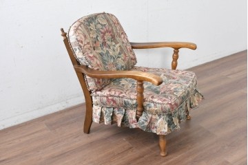 中古　飛騨産業　キツツキマーク　穂高シリーズ　楢(ナラ)材　クラシカルな花柄ファブリックの一人掛けソファ　(R-087975)
