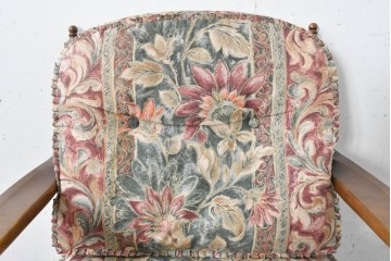 中古　飛騨産業　キツツキマーク　穂高シリーズ　楢(ナラ)材　クラシカルな花柄ファブリックの一人掛けソファ　(R-087975)