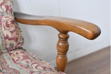 中古　飛騨産業　キツツキマーク　穂高シリーズ　楢(ナラ)材　クラシカルな花柄ファブリックの一人掛けソファ　(R-087975)