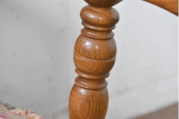 中古　飛騨産業　キツツキマーク　穂高シリーズ　楢(ナラ)材　クラシカルな花柄ファブリックの一人掛けソファ　(R-087975)