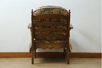 中古　飛騨産業　キツツキマーク　穂高シリーズ　楢(ナラ)材　クラシカルな花柄ファブリックの一人掛けソファ　(R-087975)